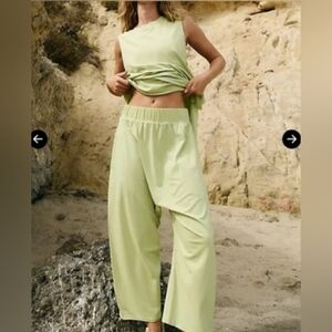 Free People Movement Harem Style Pants in Light Green. Size S